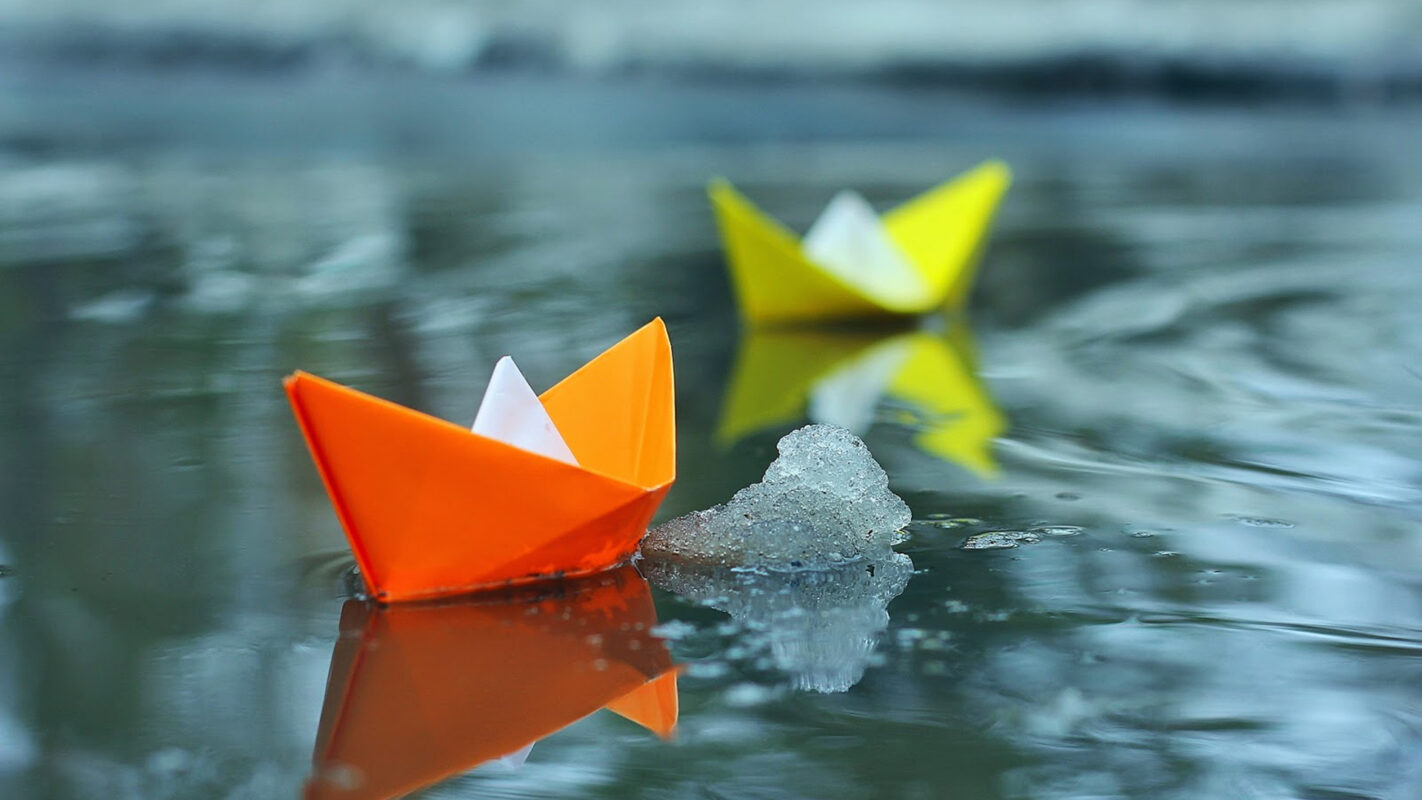 Download Orange Green Paper Boats On Water Hd wallpaper