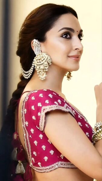Hd Wallpaper Kiara Advani